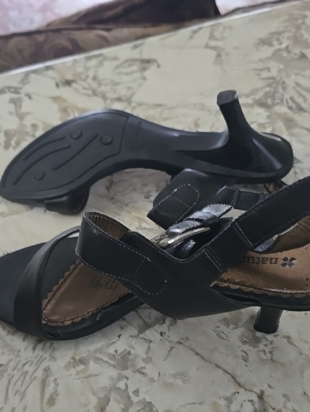 Naturalizer Black Leather Kitten-Heel Buckle Sandals